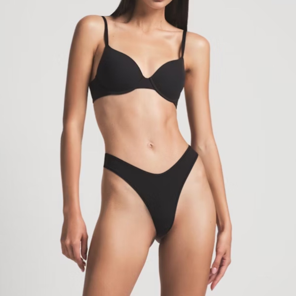 Skims Women's Fits Everybody T-Shirt Demi Bra Black 34DD